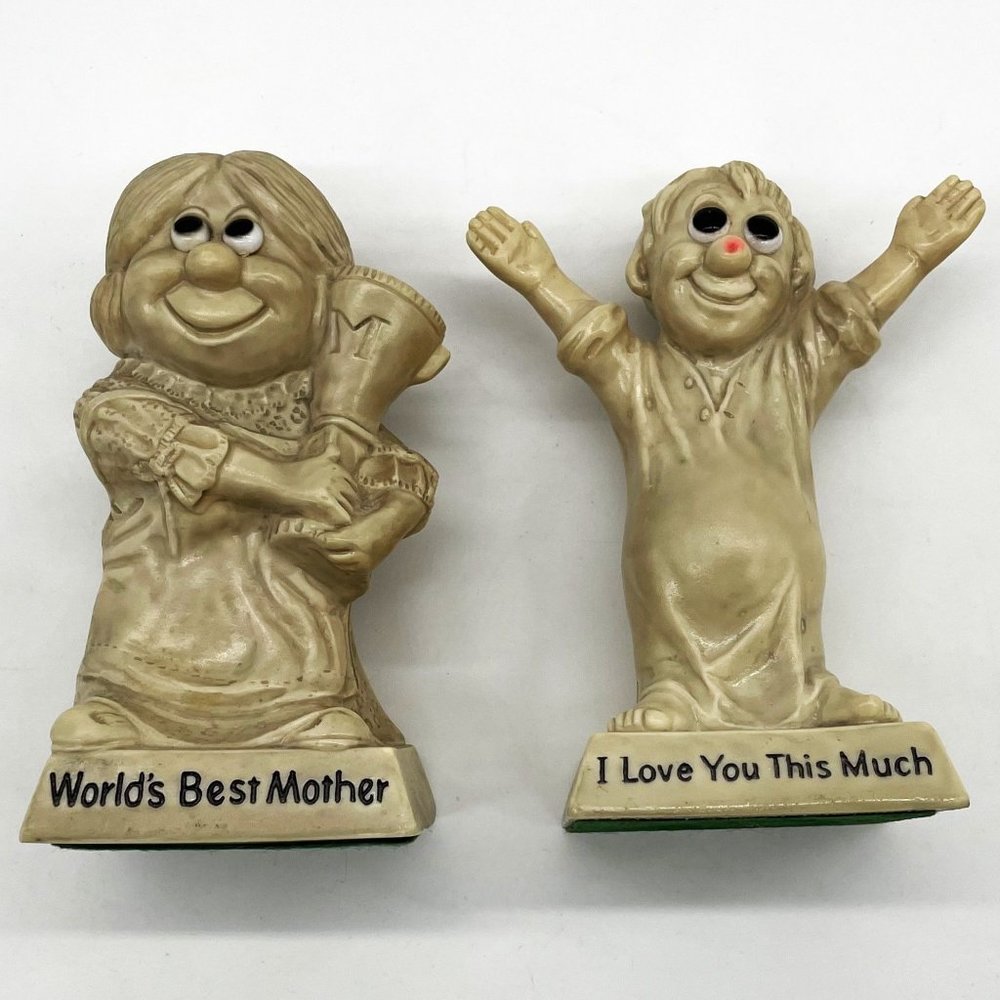 Vtg Set of 2 1970 W & R Berries Co Figurines Best Mother & I Love You This Much